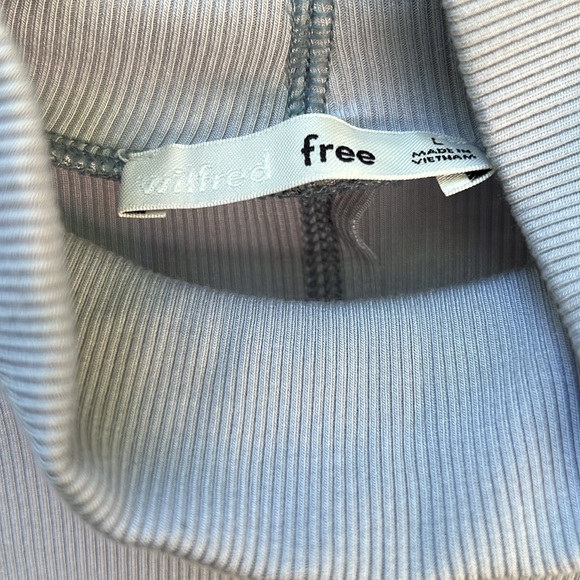 Aritzia Wilfred-free turtleneck size large - Picture 3 of 4